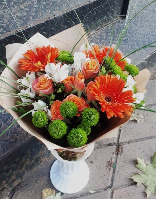 Букет цветов из: Герберы, Хризантемы, Альстромерии и Розы в Лёвинцы