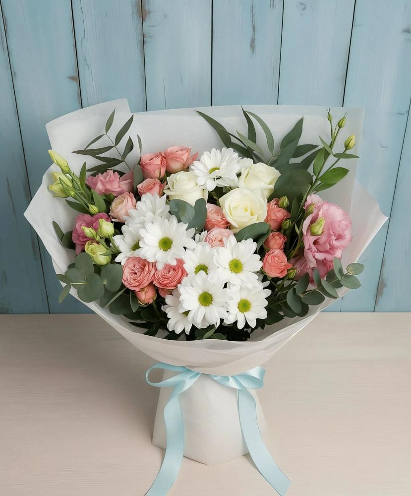 Букет цветов из: Розы, Лизиантусы и Хризантемы в Лёвинцы