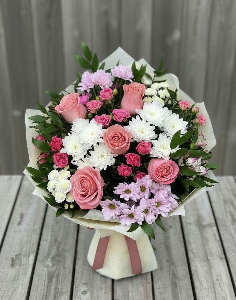 Букет цветов из: Альстромерии, Гвоздики, Розы и Хризантемы в Лёвинцы