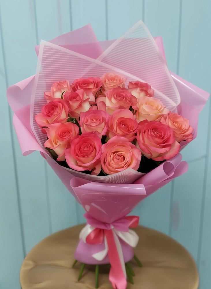 Букет 15 Розовых роз Равель в Лёвинцы