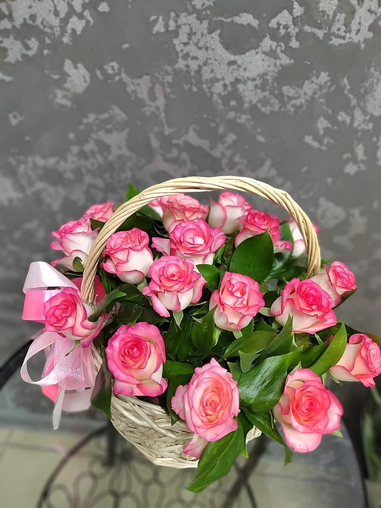 Цветочная композиция из Розы в корзине в Лёвинцы