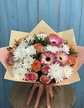 Букет цветов из:  Розы, Герберы и Хризантемы в Лёвинцы