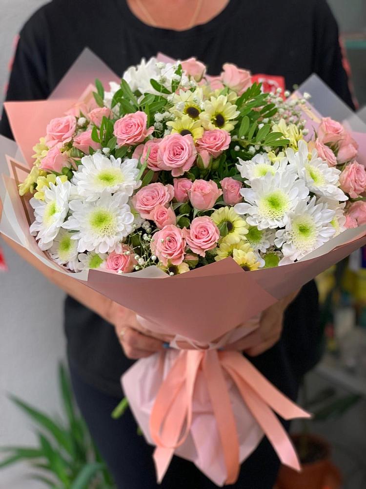 Букет цветов из: Розы и Хризантемы в Лёвинцы