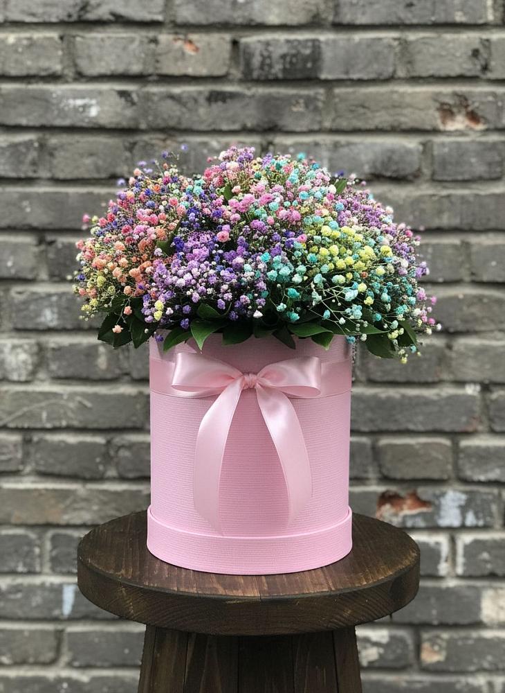 Цветочная композиция из Гипсофила и Розы в шляпной коробке в Лёвинцы