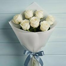 Букет 7 Белых роз Эдлесс Лав в Лёвинцы