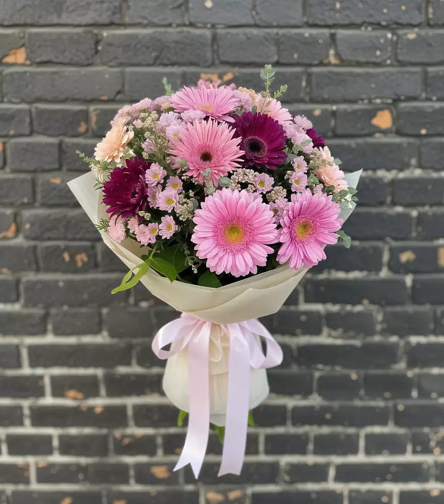 Букет цветов из: Герберы и Хризантемы в Лёвинцы