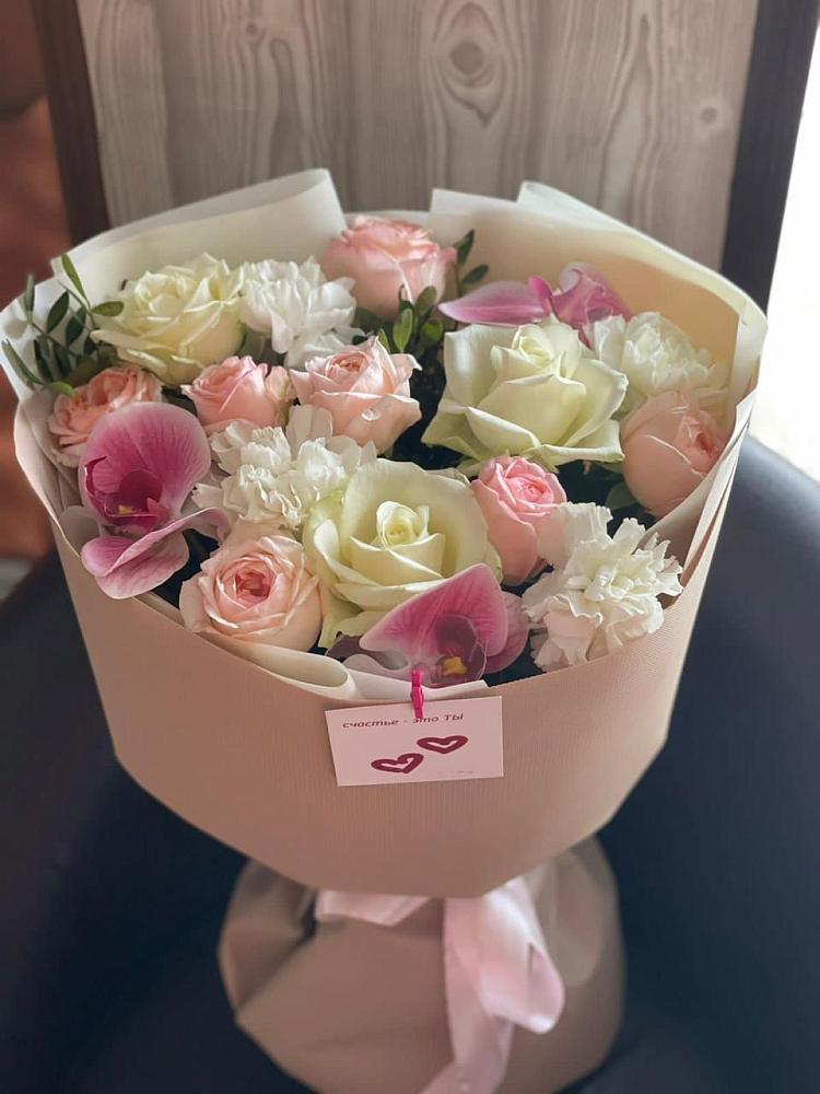 Букет цветов из: Орхидеи, Розы и Гвоздики в Лёвинцы