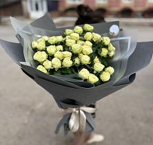 Букет Белые кустовые розы Солинеро в Лёвинцы