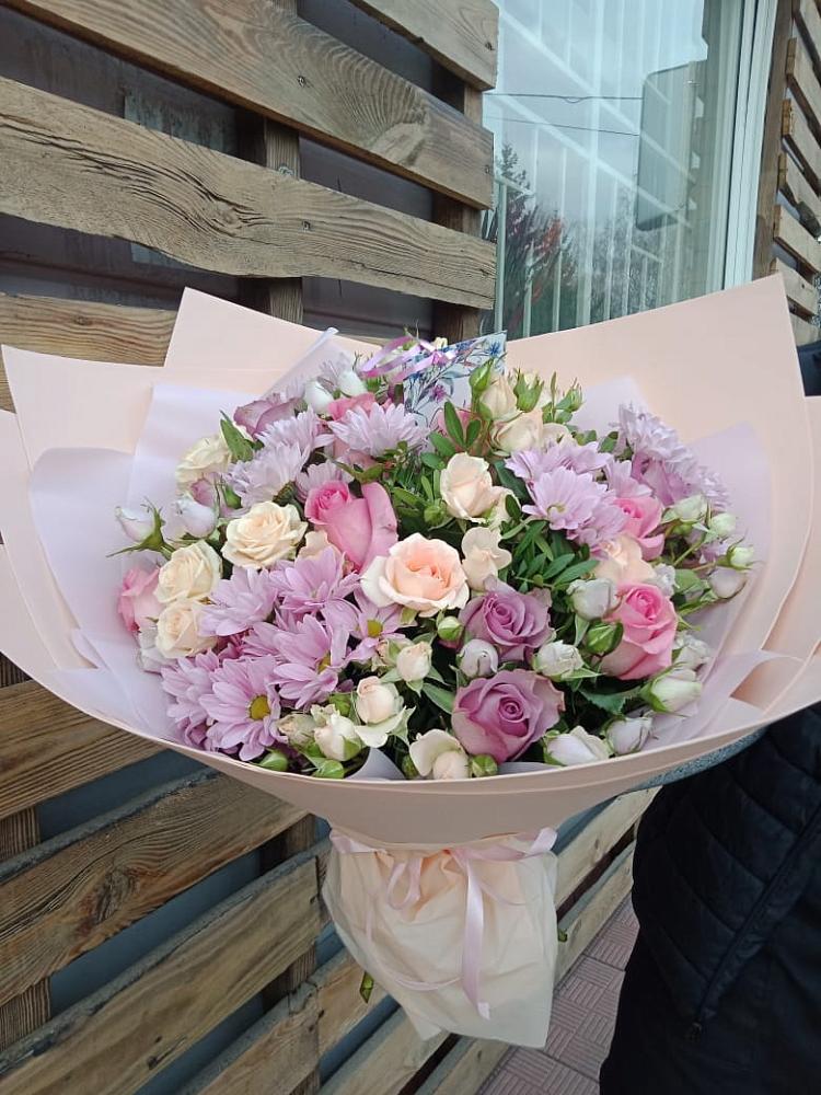 Букет цветов из: Розы и Хризантемы в Лёвинцы