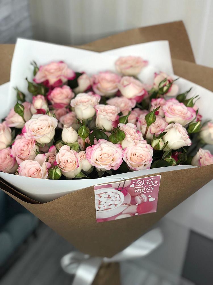 Букет цветов из: Розы в Лёвинцы