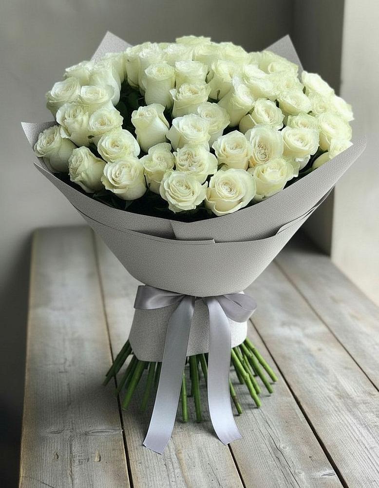 Букет 35 Белых роз в Лёвинцы