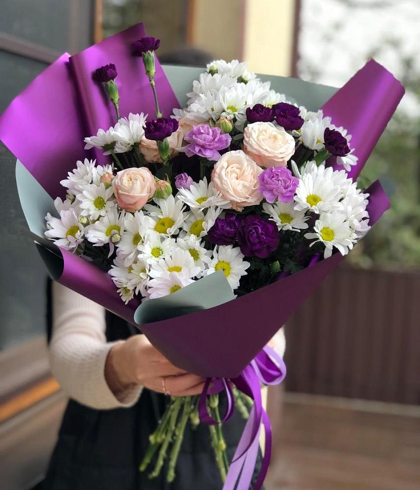 Букет цветов из: Хризантемы, Гвоздики и Розы в Лёвинцы