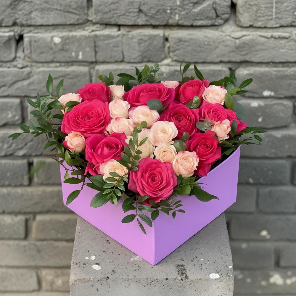 Цветочная композиция из Розы в коробке в Лёвинцы