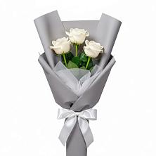 Букет 3 белые розы в Лёвинцы