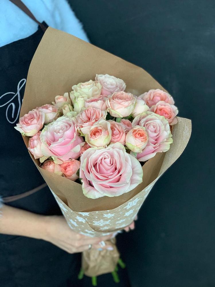 Букет цветов из: Хризантемы и Розы в Лёвинцы