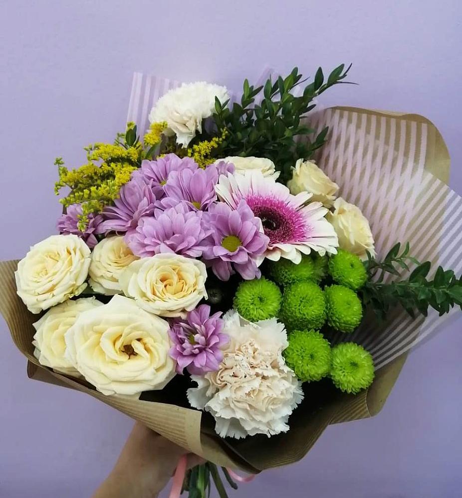 Букет цветов из: Хризантемы, Розы, Гвоздики и Герберы в Лёвинцы