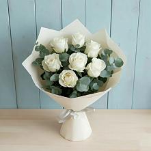 Букет Белые розы в Эвкалипте в Лёвинцы