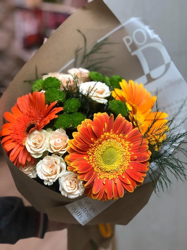 Букет цветов из: Герберы, Хризантемы и Розы в Лёвинцы