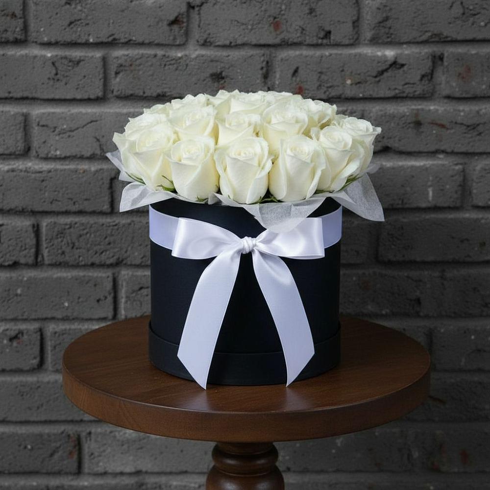 Цветочная композиция из Розы в шляпной коробке в Лёвинцы