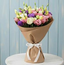 Букет цветов из:  Лизиантусы в Лёвинцы