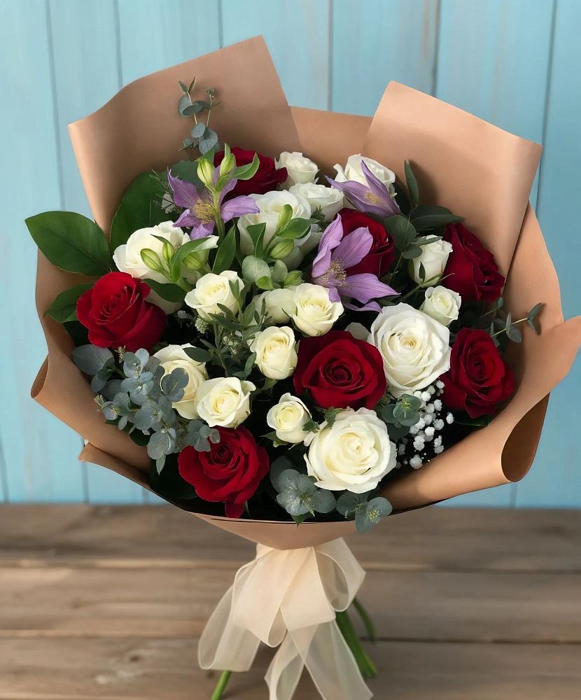 Букет цветов из: Розы и Альстромерии в Лёвинцы