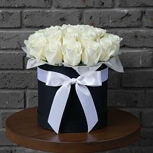 Цветочная композиция из Розы в шляпной коробке в Лёвинцы