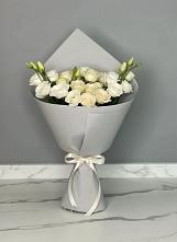 Букет цветов из:  Розы и Лизиантусы в Лёвинцы